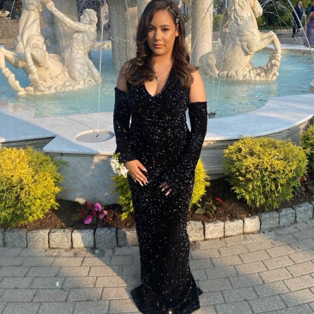 Custom Elegant Black Evening Gown/ Prom Dress
Handmade
